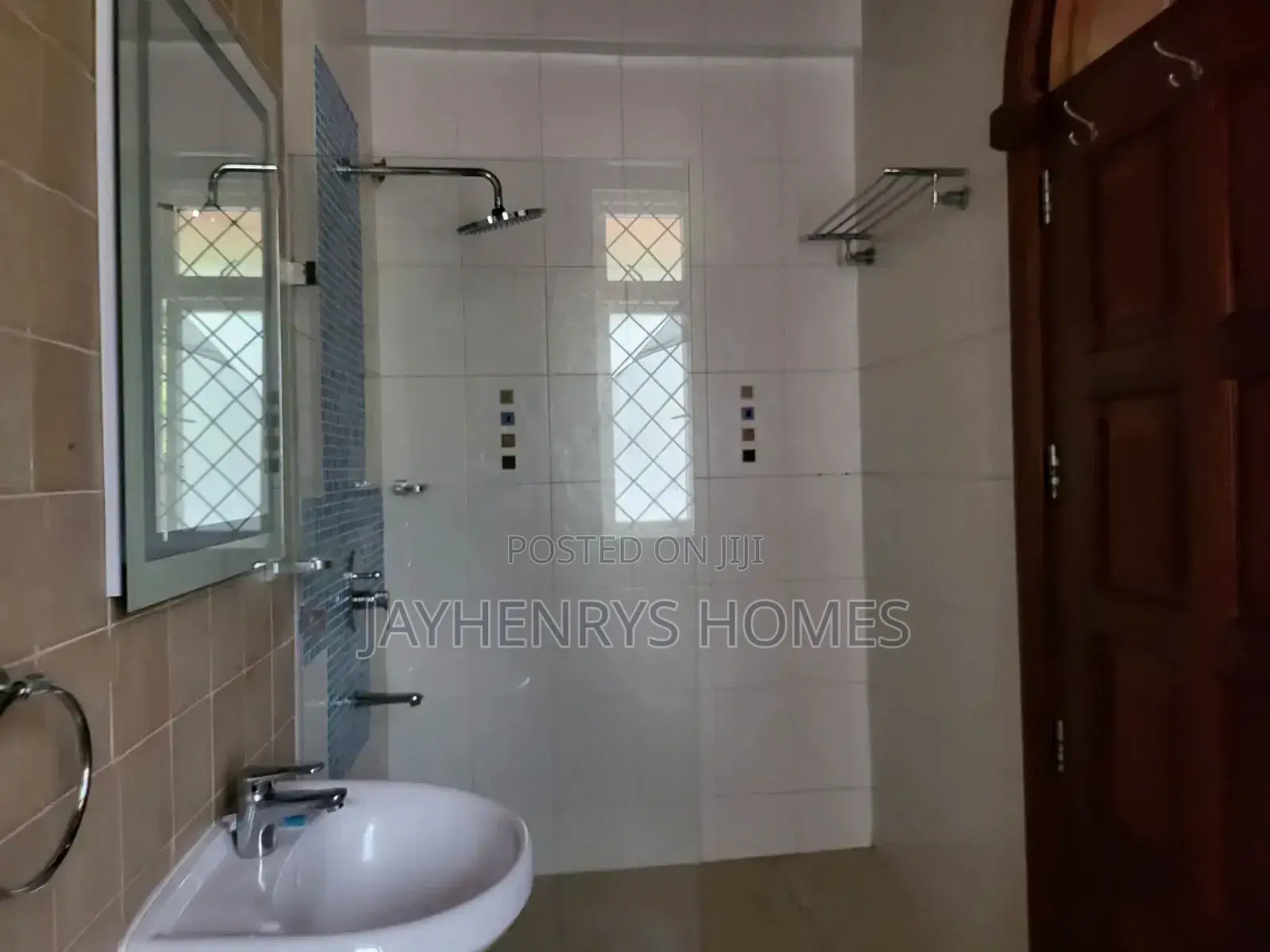 5bdrm House in Rosslyn for rent