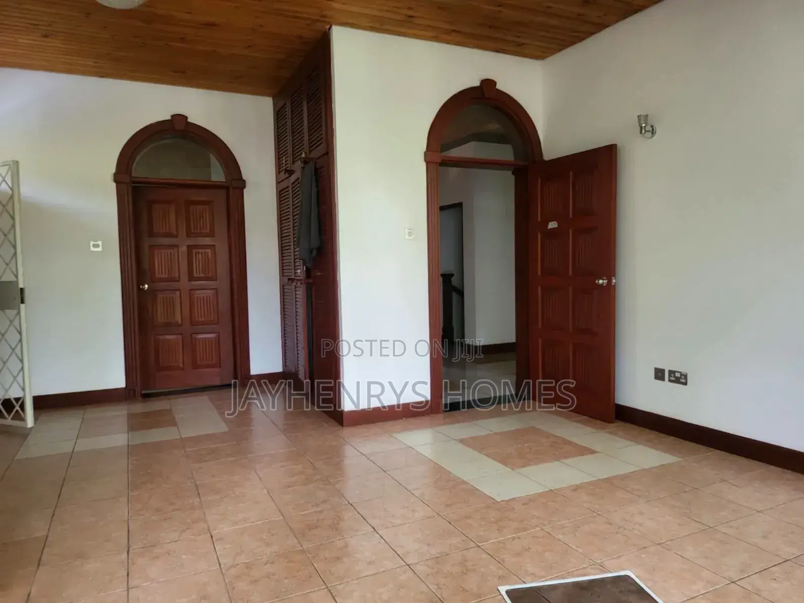 5bdrm House in Rosslyn for rent