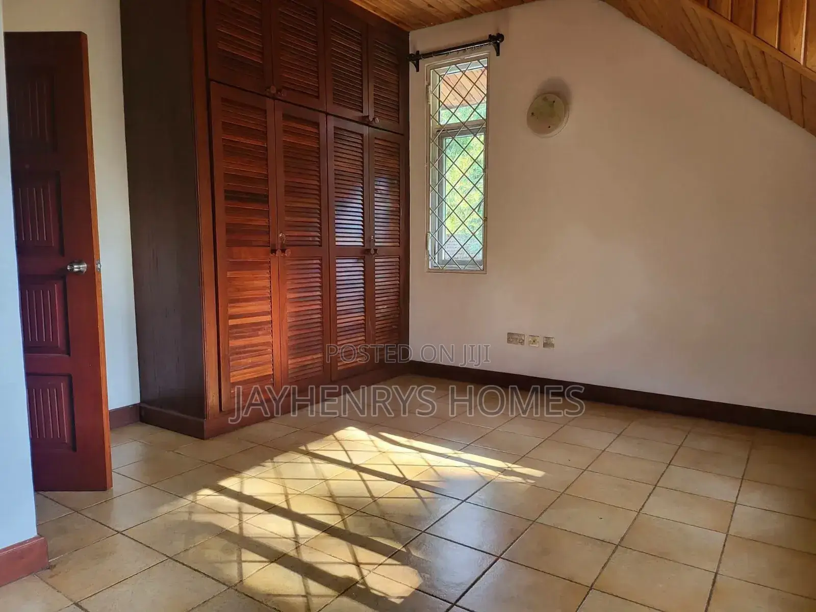 5bdrm House in Rosslyn for rent
