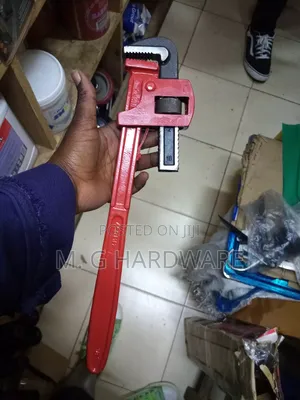 Red Pipe Wrench 18"