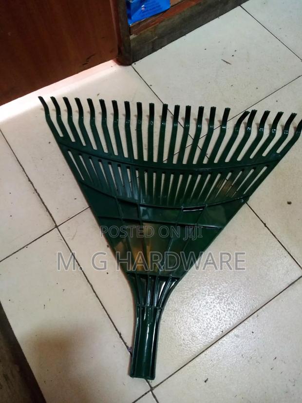 Plastic Leafrake - thumbnail 2