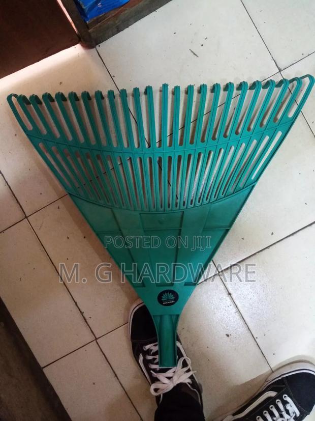 Big Plastic Leaf Rake.