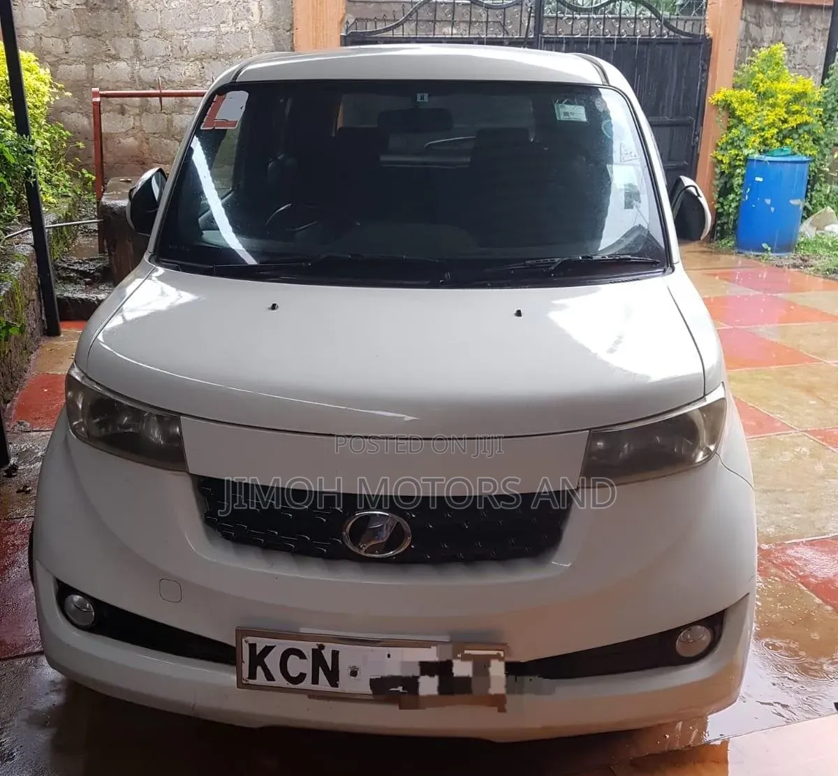 Toyota bB 2010 White