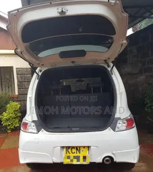 Toyota bB 2010 White