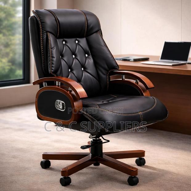 Height Adjustable Ceo Chair