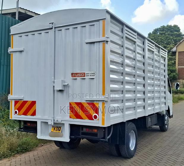 Mitsubishi Fuso Canter - thumbnail 4
