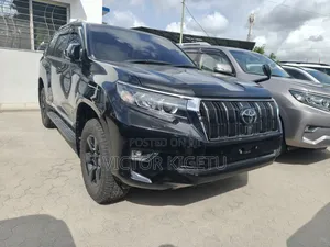 Toyota Land Cruiser Prado 2022 Black
