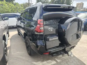 Toyota Land Cruiser Prado 2022 Black