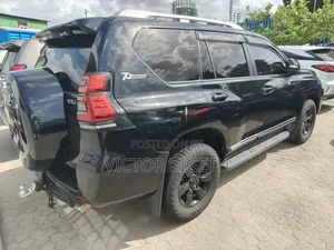 Toyota Land Cruiser Prado 2022 Black