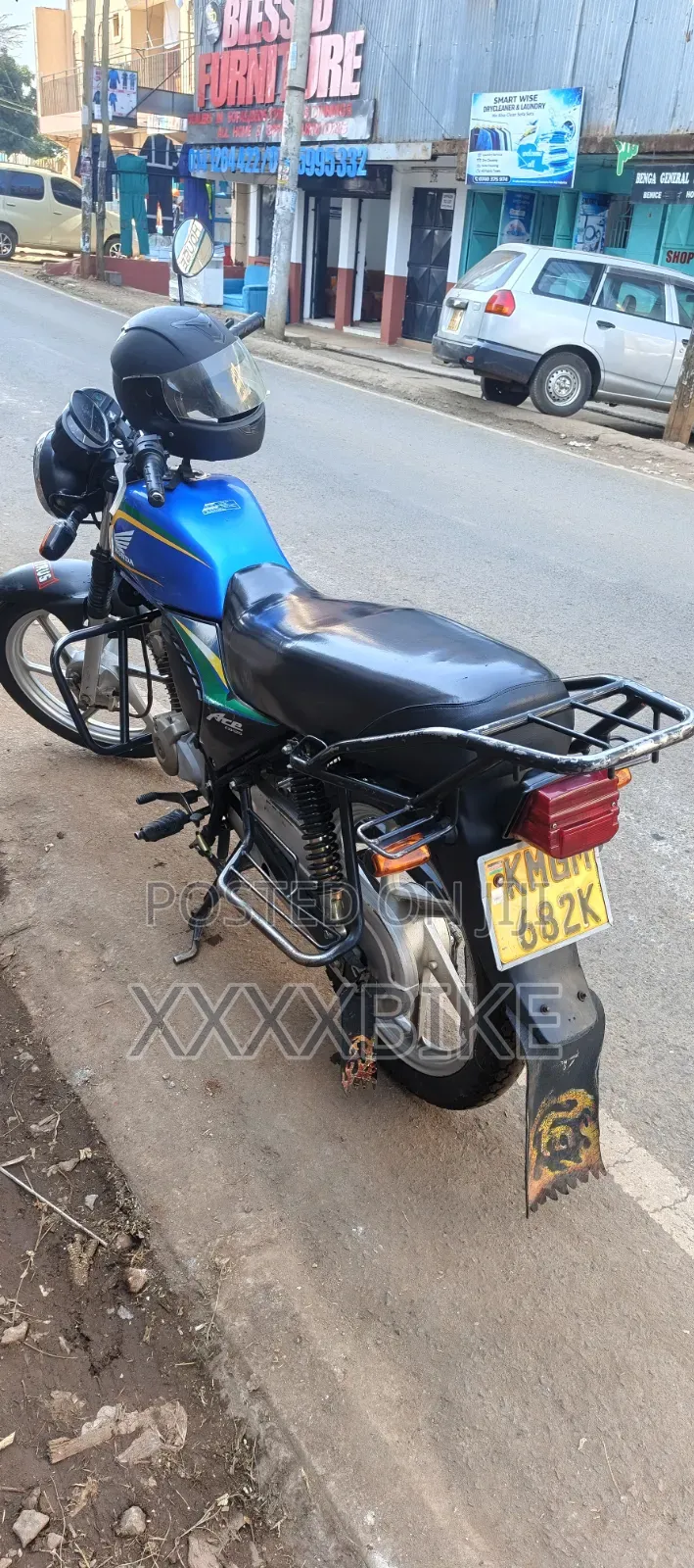 Honda CB 2024 Blue