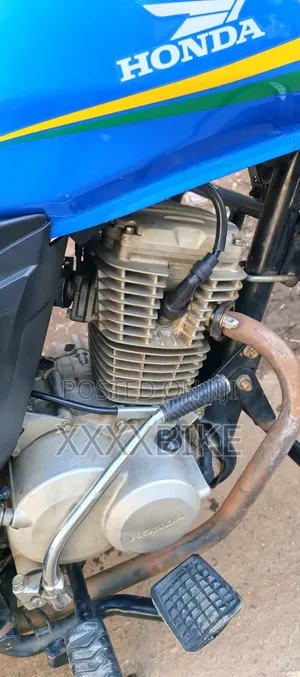 Honda CB 2024 Blue