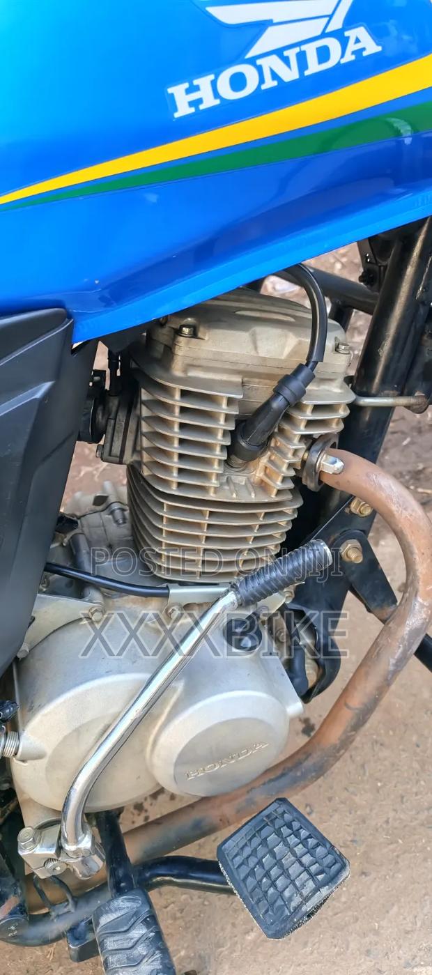 Honda CB 2024 Blue - thumbnail 4