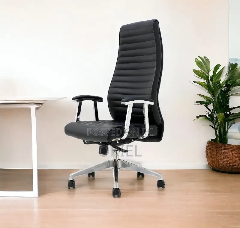 Office Chair : Black Executive High-Back Swivel Chair