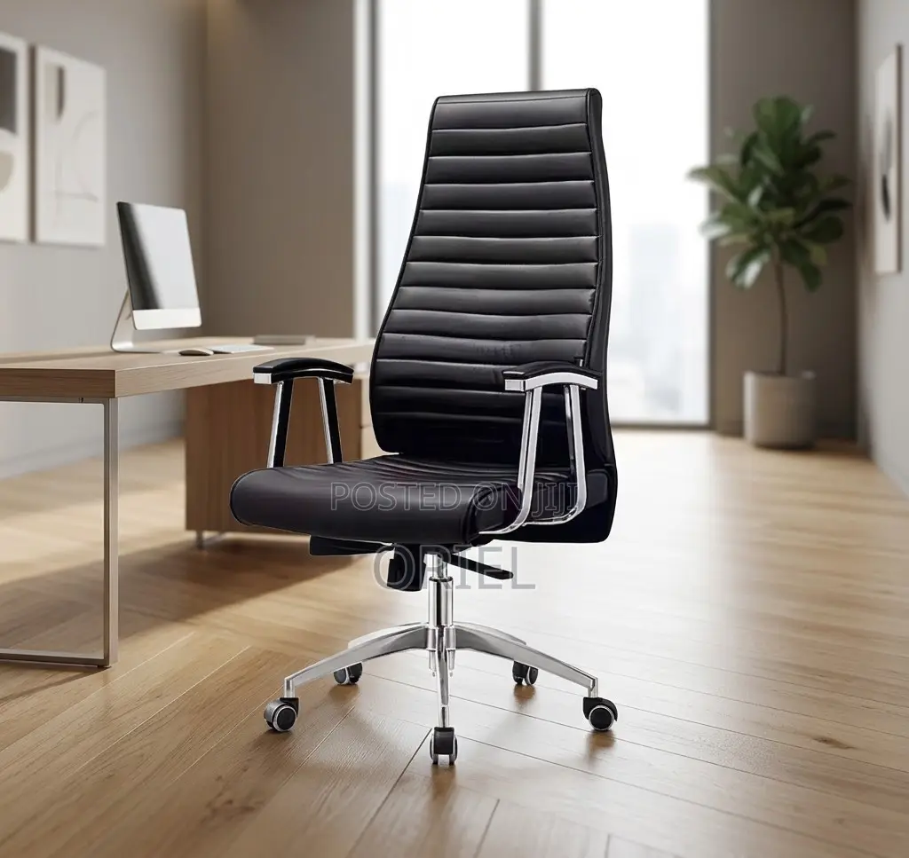 Office Chair : Black Executive High-Back Swivel Chair