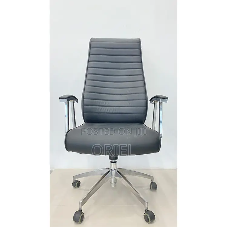Office Chair : Black Executive High-Back Swivel Chair