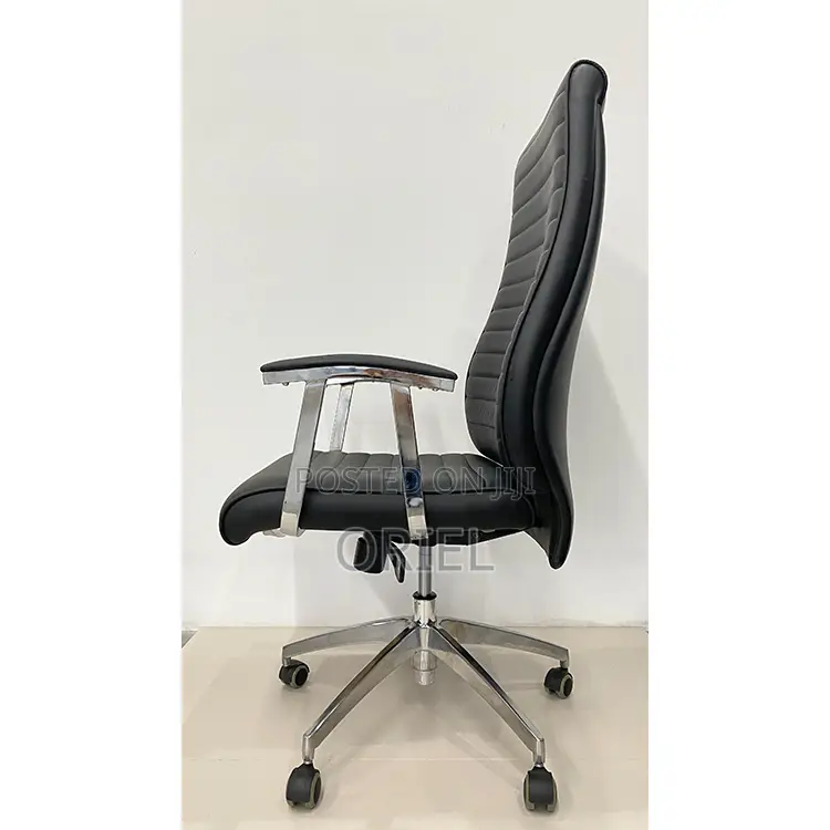 Office Chair : Black Executive High-Back Swivel Chair