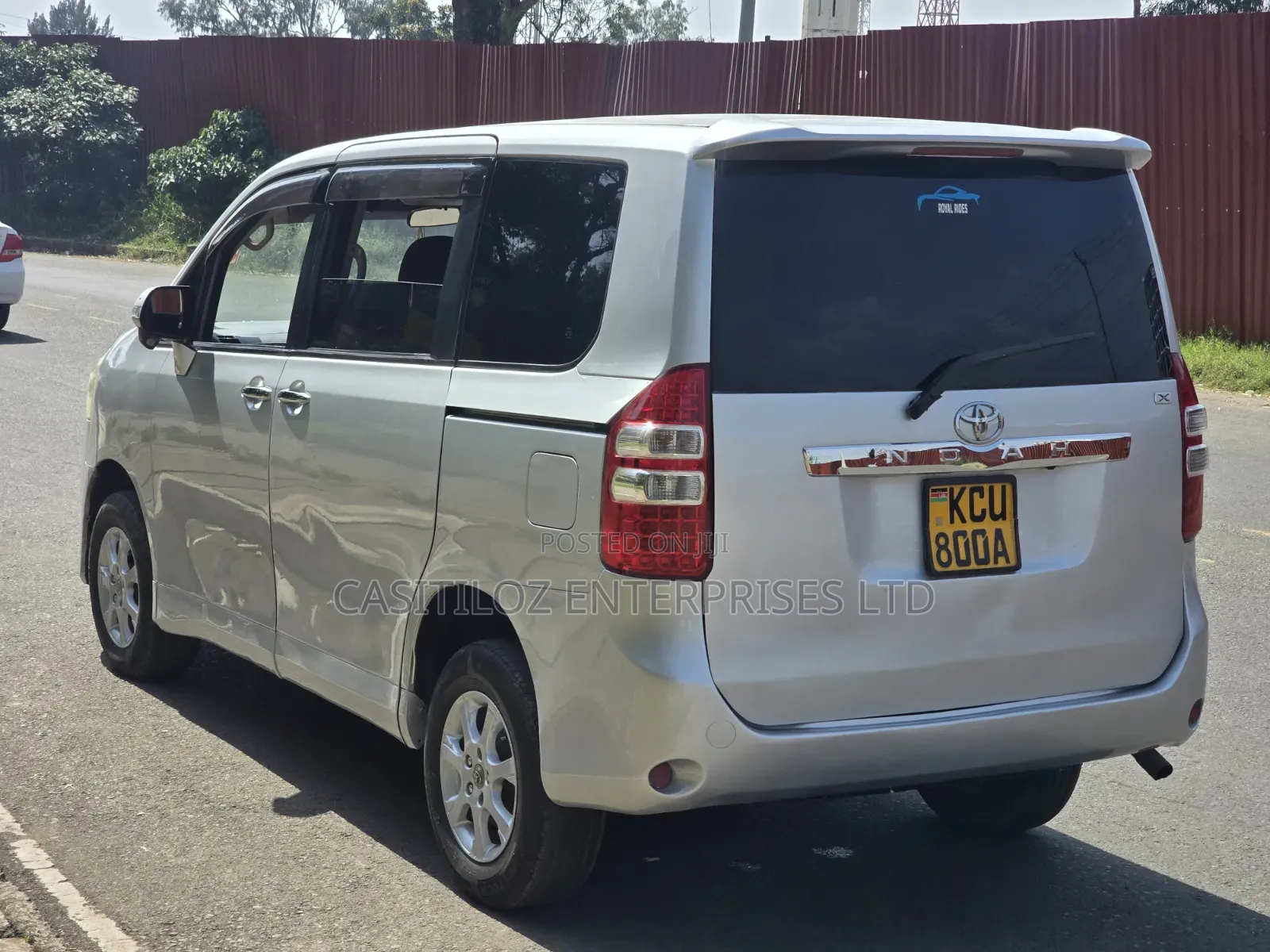 Toyota Noah 2012 Silver