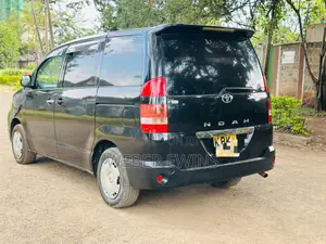 Toyota Noah 2.0 AWD (8 Seater) 2002 Black