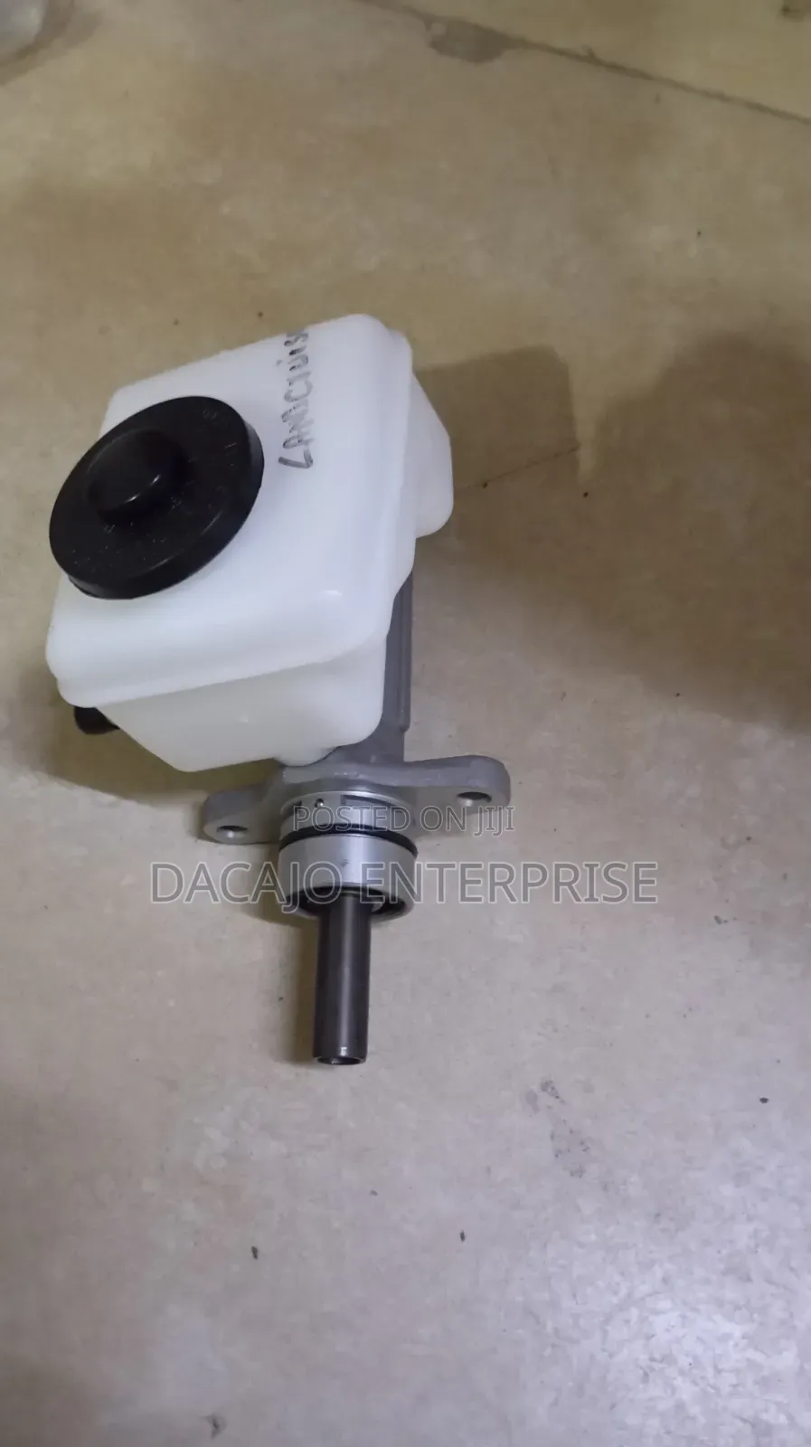 Brake Master Cylinder for Nissan Nv350, New Model Landcruiser