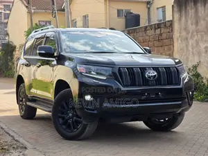 Toyota Land Cruiser Prado 2.8 2023 Black