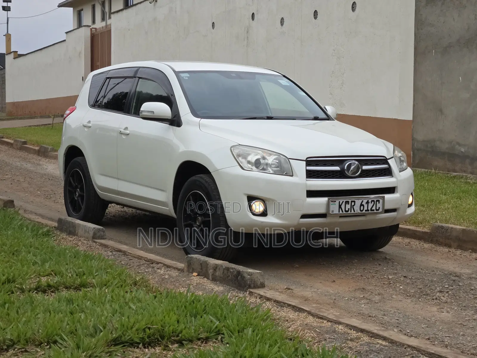 Toyota RAV4 2.5 2012 White
