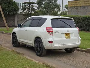 Toyota RAV4 2.5 2012 White