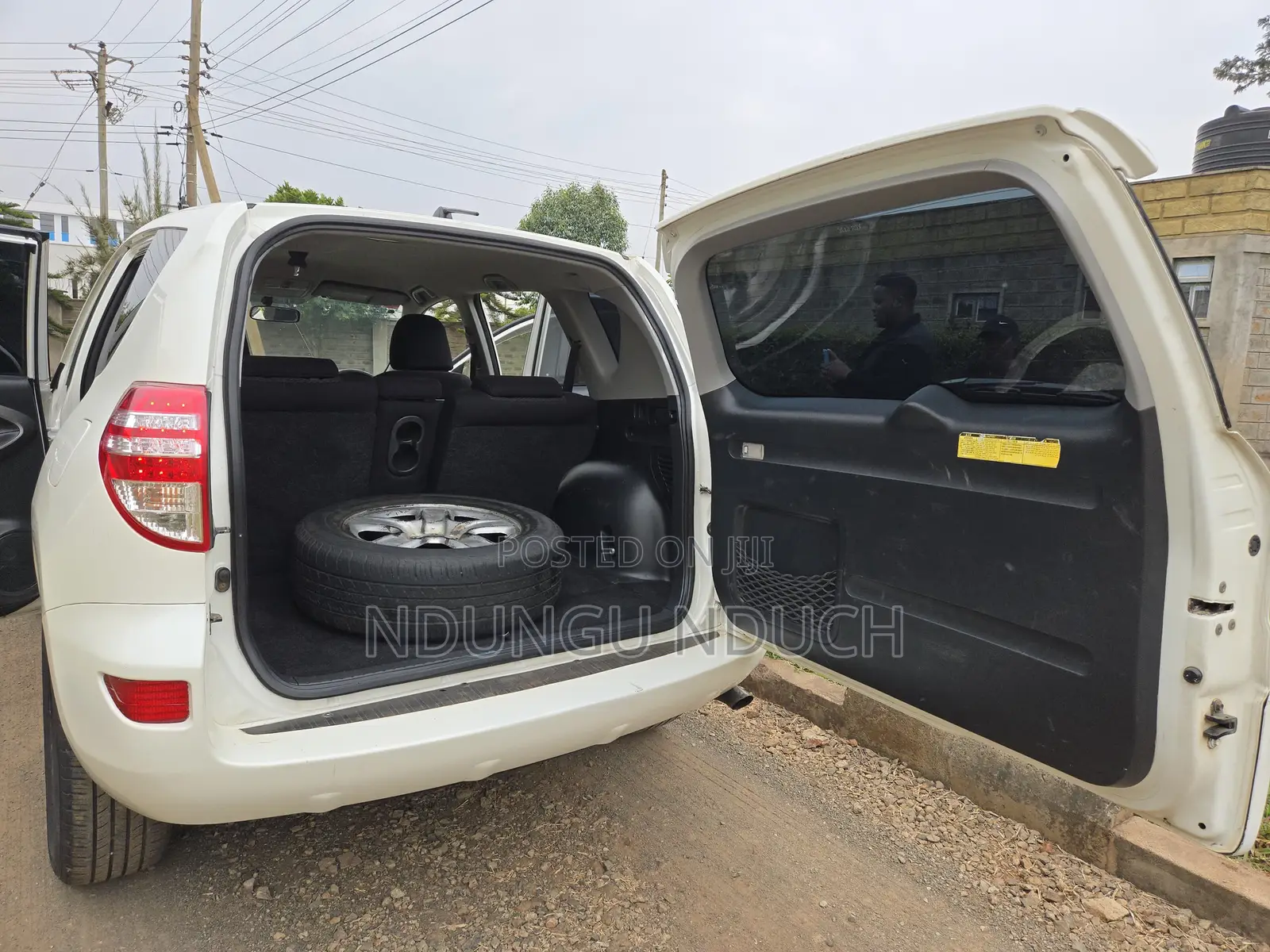 Toyota RAV4 2.5 2012 White