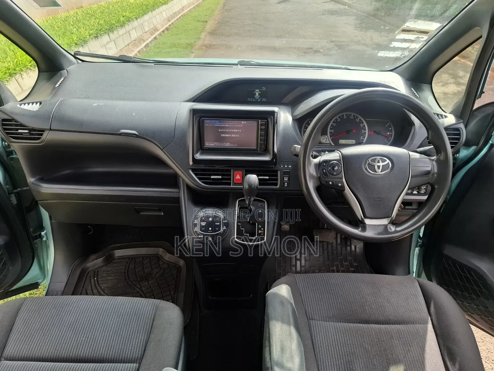 Toyota Noah 2.0 FWD (8 Seater) 2014 Blue