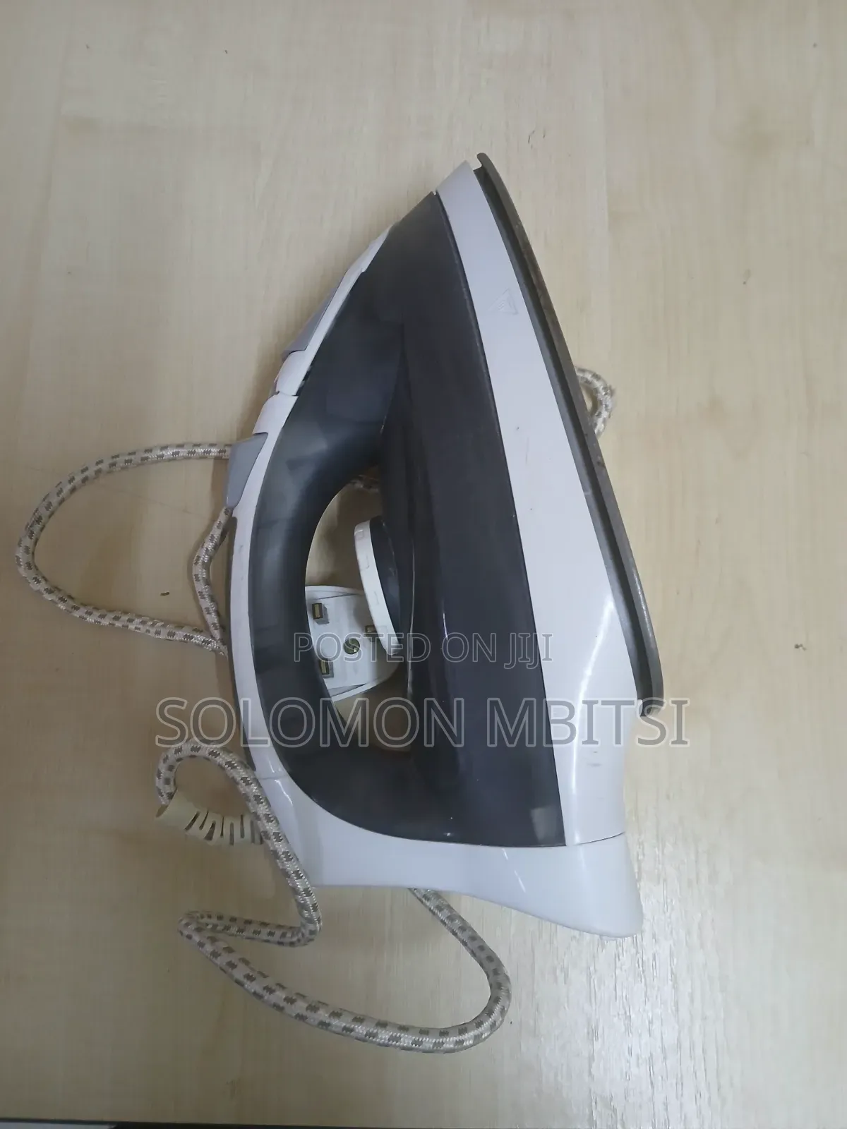 Von Steam Iron Box