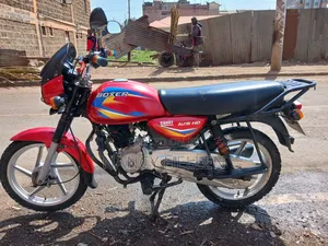 Bajaj Boxer 125 2025 Red
