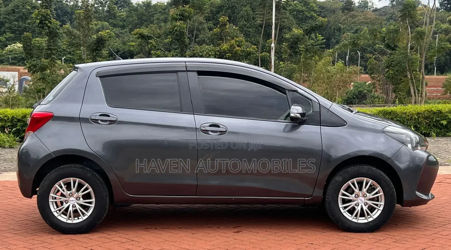 Toyota Vitz 2019 Black