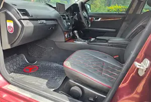 Mercedes-Benz C200 2010 Red
