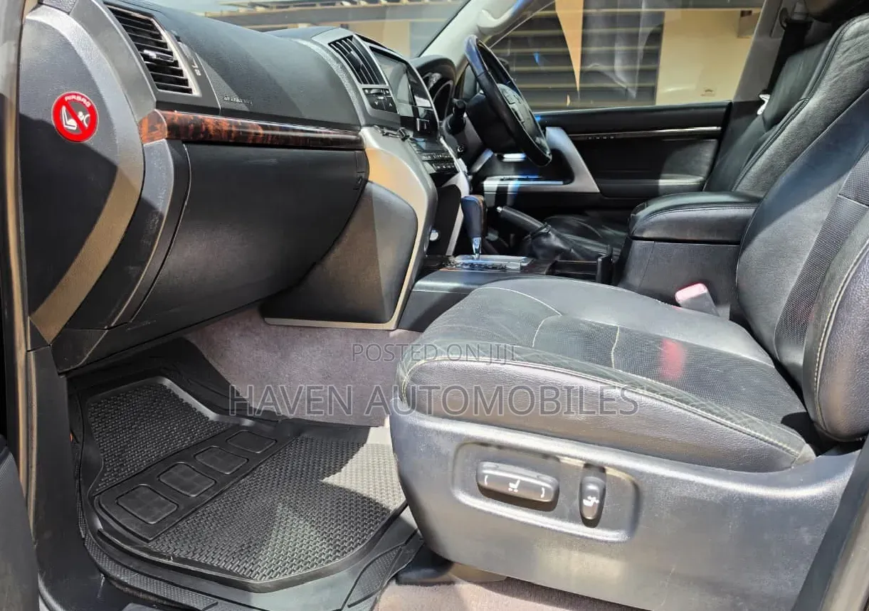 Toyota Land Cruiser 2012 Black