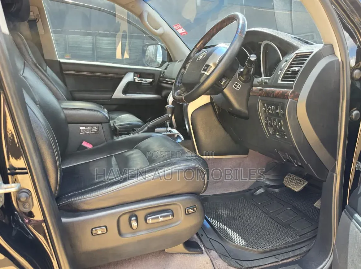 Toyota Land Cruiser 2012 Black