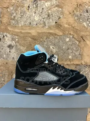 Nike Air Jordan 5 Retro Se "Black Carolina"