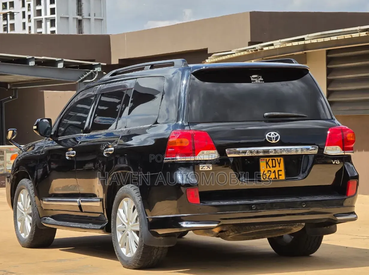 Toyota Land Cruiser 2012 Black
