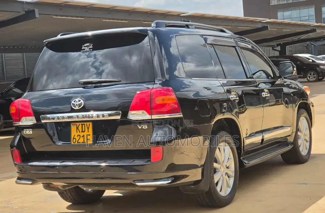 Toyota Land Cruiser 2012 Black