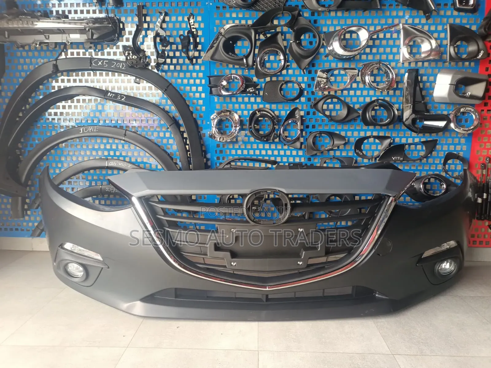 Bumper Mazda Axella 2014
