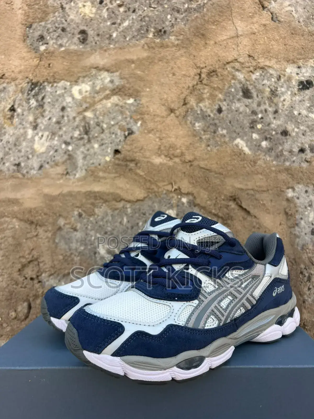 Asics Gel-Nyc in the "Yankees"Blue