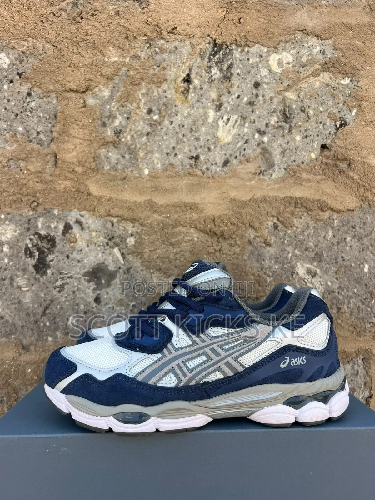 Asics Gel-Nyc in the "Yankees"Blue