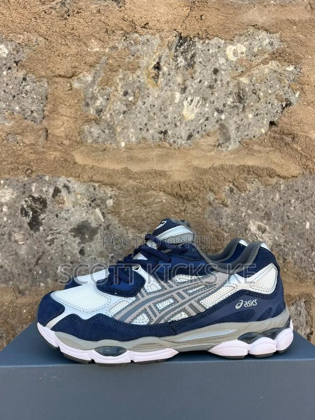 Asics Gel-Nyc in the "Yankees"Blue - thumbnail 3