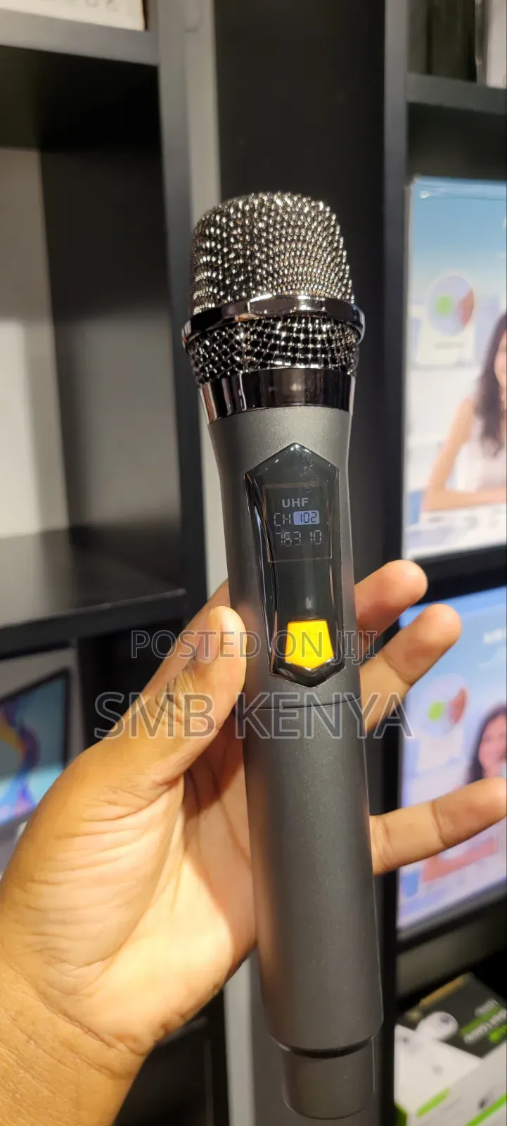 Dual Wireless Microphones With Reachable Batteries-TTD-M66