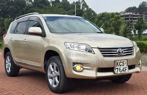 Toyota Vanguard 2011 Gold