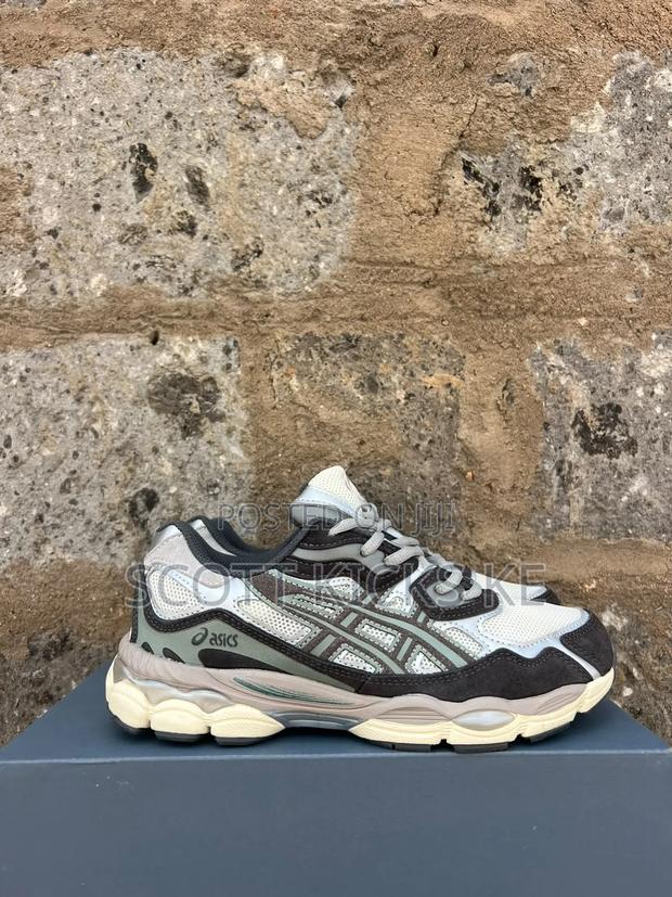 Asics Gel Nyc "Oatmeal Obsidian Grey"