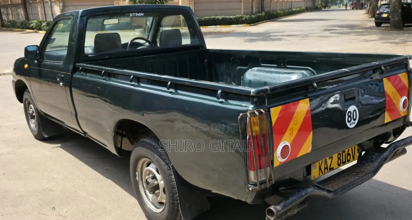 Nissan Hardbody 2007 Green