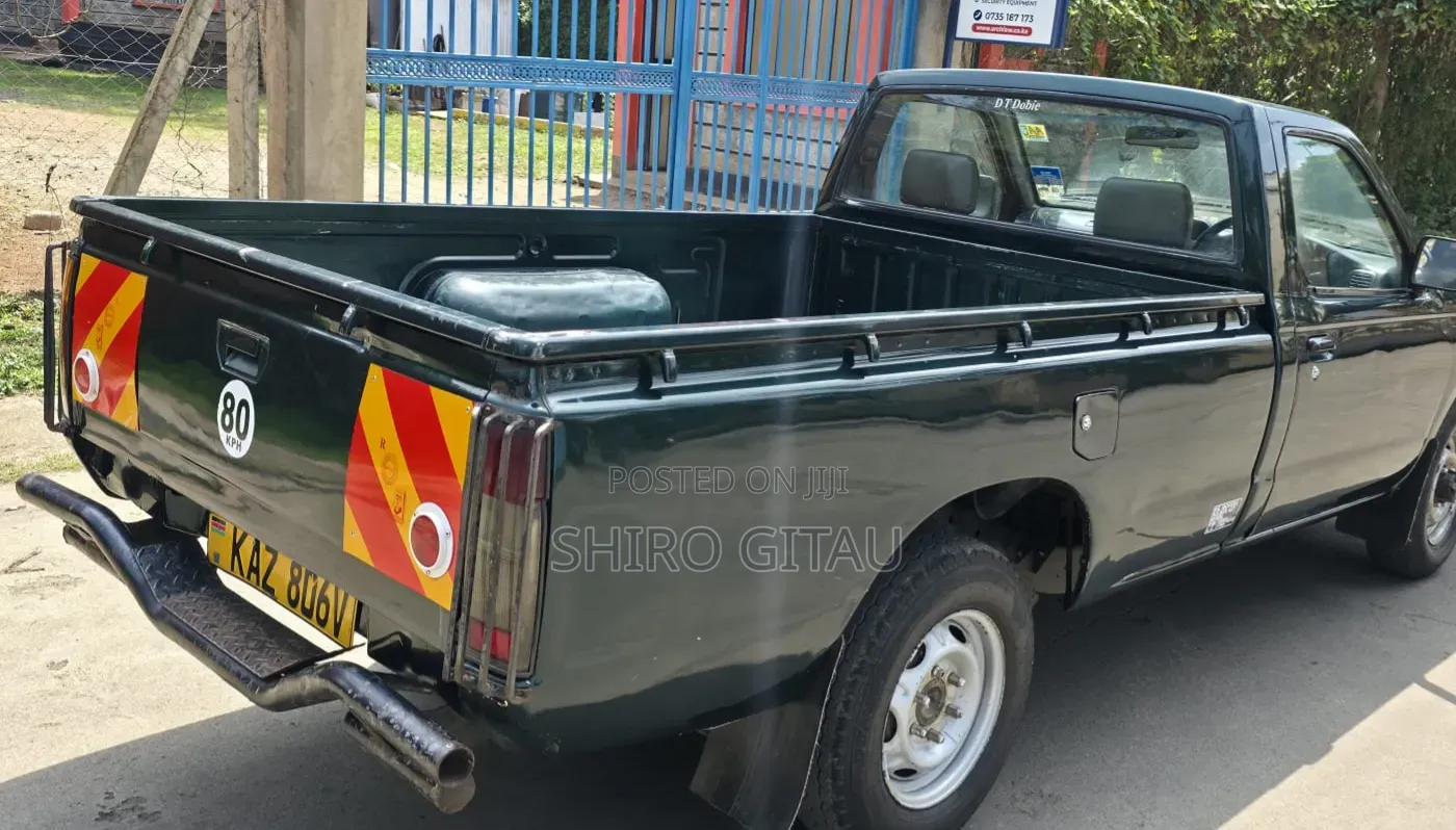 Nissan Hardbody 2007 Green