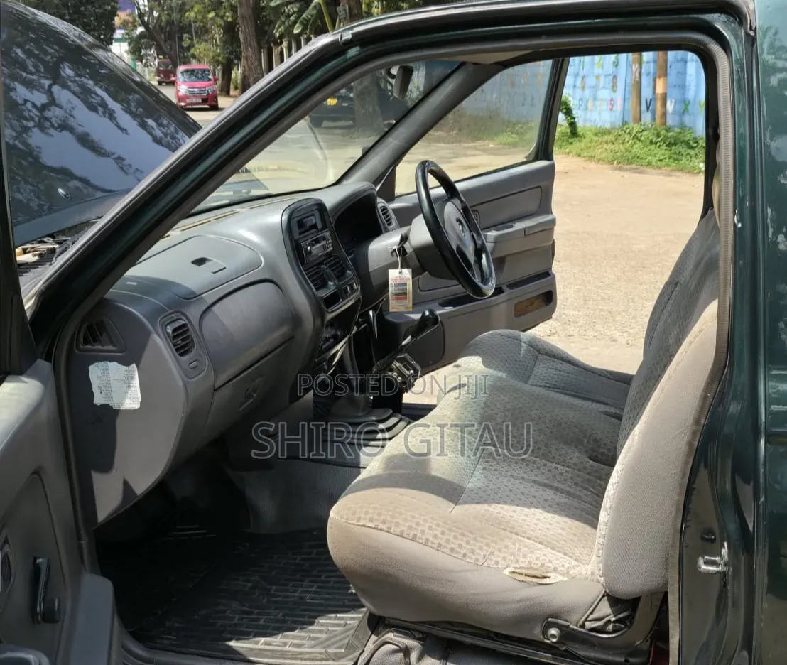 Nissan Hardbody 2007 Green