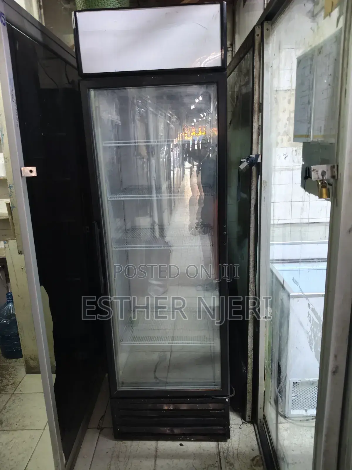Free Standing Display Chiller Fridge 600litres