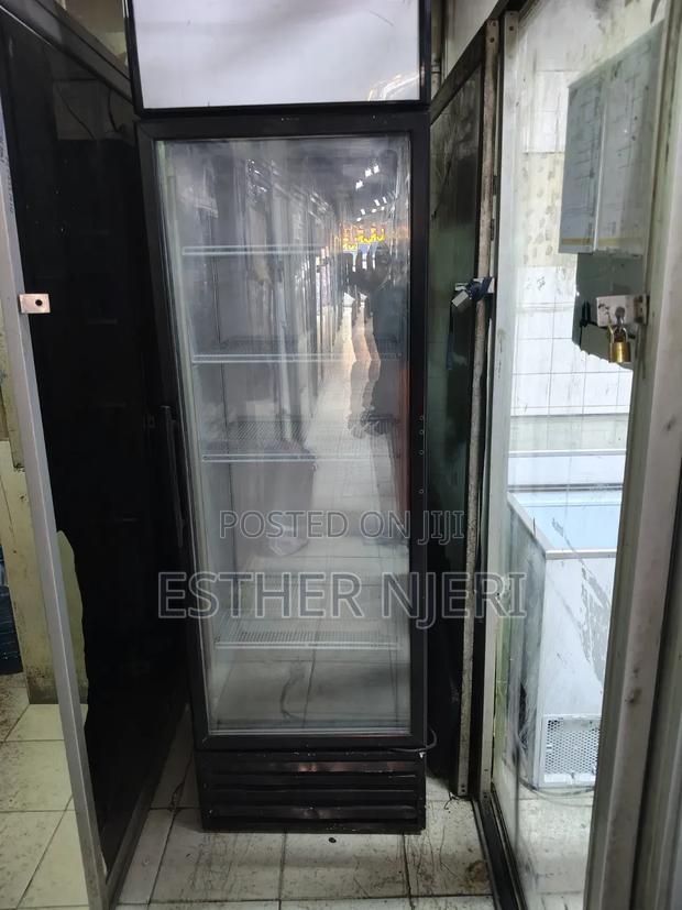 Free Standing Display Chiller Fridge 600litres - thumbnail 3