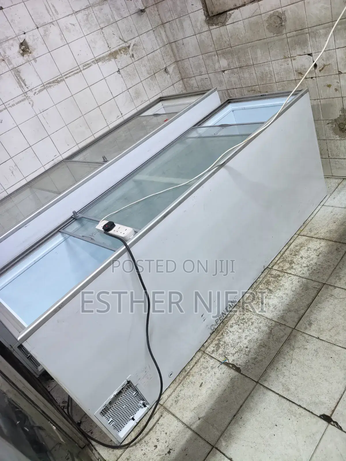 650litres Display Freezer on Sale